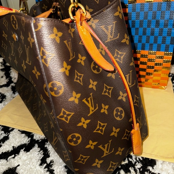 Monogram Montaigne GM - Picture 5 of 14